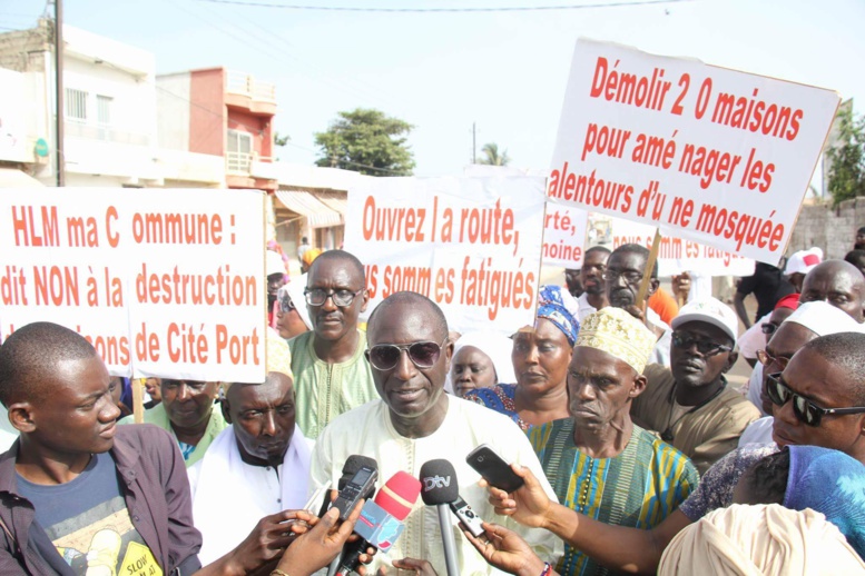 Annulation du décret de cession par Macky Sall: le ouf de soulagement des riverains de la Mosquée Massalikul Jinaan Annulation du décret de cession par Macky Sall: le ouf de soulagement des riverains de la Mosquée Massalikul Jinaan