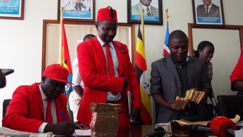 Ouganda: des députés de l'opposition refusent l'argent du Parlement