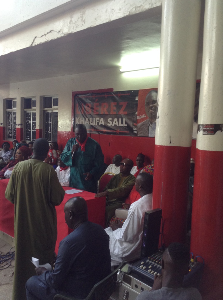 Bamba Fall et les Khalifistes décrètent la fin des "vendredis rouge" : "À partît du 1er, nous allons descendre dans la rue pour..." Bamba Fall et les Khalifistes décrètent la fin des "vendredis rouge" : "À partît du 1er, nous allons descendre dans la rue pour..."