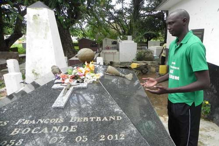 Toussaint à Ziguinchor : La Tombe de Jules François Bocandé attire toujours les foules