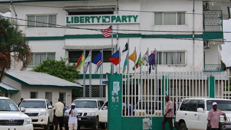 Liberia: après la suspension du processus électoral, les candidats dans l'attente Liberia: après la suspension du processus électoral, les candidats dans l'attente