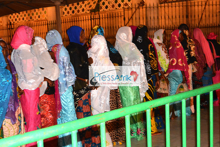 (Vidéo) Ziar des filles à la Grande Mosquée de Touba : Un voeu commun, le prince charmant... Regardez !