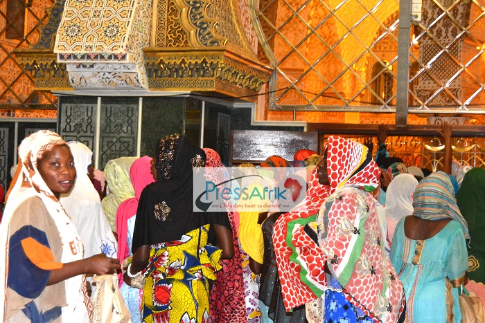 (Vidéo) Ziar des filles à la Grande Mosquée de Touba : Un voeu commun, le prince charmant... Regardez !