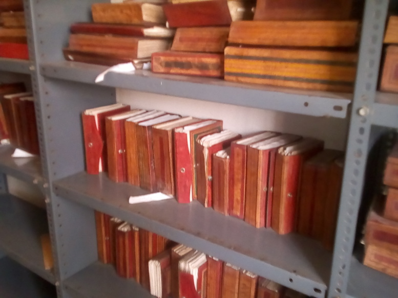 Magal de Touba 2017-Daaray kamil «Maison du Coran»: là où sont gardés tous les écrits de Cheikh Ahmadou Bamba Magal de Touba 2017-Daaray kamil «Maison du Coran»: là où sont gardés tous les écrits de Cheikh Ahmadou Bamba