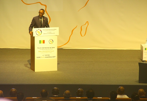 Forum de Dakar : les dirigeants africains veulent s’affranchir des missions onusiennes de maintien de la paix