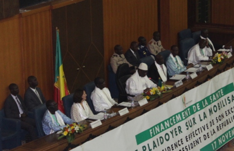 Médicaments contrefaits: Macky arme Abdoulaye Diouf Sarr 