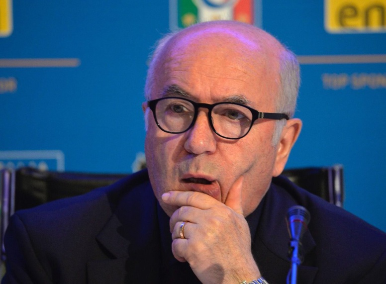 Le président de la Fédération Italienne de Football vient de démissionner de son poste Le président de la Fédération Italienne de Football vient de démissionner de son poste