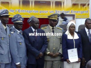 Procédures douanières: Une combinaison pour résoudre les problèmes de lourdeur