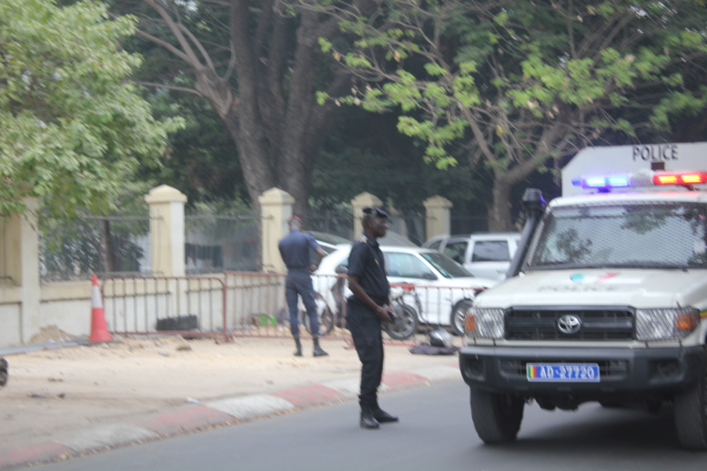 URGENT - Du grabuge devant l'Assemblée nationale - Des tirs de grenades lacrymogènes pour disperser les "Khalifistes" URGENT - Du grabuge devant l'Assemblée nationale - Des tirs de grenades lacrymogènes pour disperser les "Khalifistes"