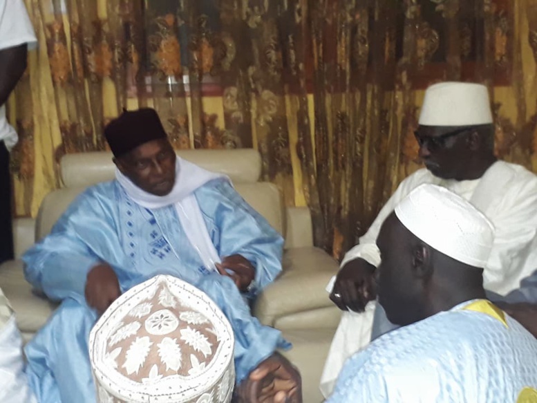 Tivaoune: Wade envoie Oumar Sarr chez le Khalif général des Tidianes Tivaoune: Wade envoie Oumar Sarr chez le Khalif général des Tidianes
