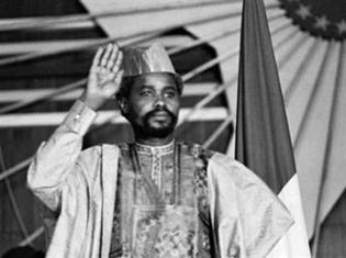 Hissène Habré, ancien président du Tchad, le 16 août 1983 à NDjamena. L'ancien dictateur vit au Sénégal depusi sa chute en 1990. Il est poursuivi pour «crimes contre l'humantié, crimes de guerre et actes de torture» AFP