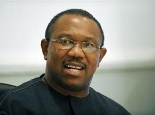 Le gouverneur élu d'Anambra, Peter Obi, le 7 février 2010 à Awka. AFP/Pius Utomi Ekpei
