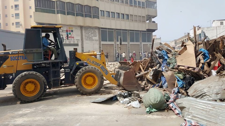 Désencombrement à Pikine : La force publique débarque avec des bulldozers et dégage plus de 200 occupants Désencombrement à Pikine : La force publique débarque avec des bulldozers et dégage plus de 200 occupants