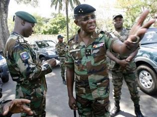 Le général Philippe Mangou à Yamoussoukro où la tension était déjà forte lors des manifestations le 17 février 2010.