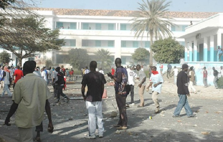 URGENT : Ça chauffe à l’UCAD entre étudiants et forces de l'ordre