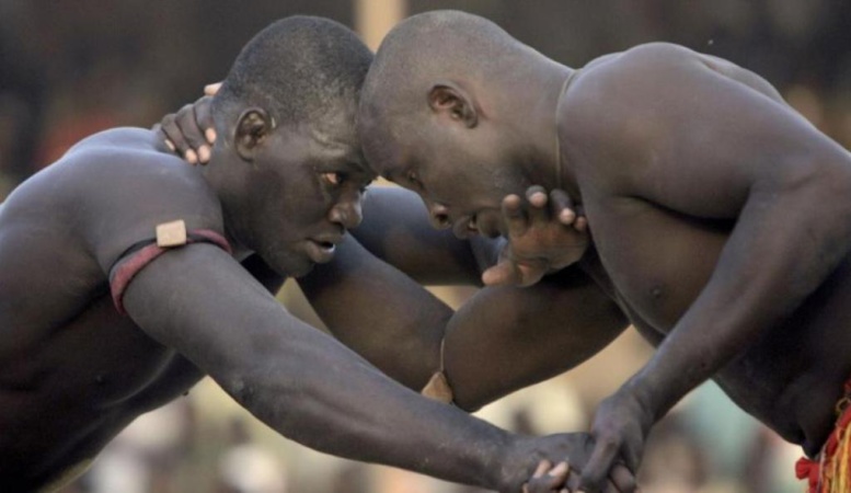 Lutte: liesse et ferveur au Niger à l’occasion du 39e Sabre national Lutte: liesse et ferveur au Niger à l’occasion du 39e Sabre national