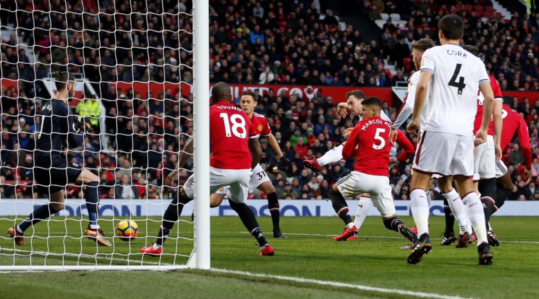 20e journée Premier League : Manchester United évite le pire grâce à Lindgard, Chelsea revient à un point 20e journée Premier League : Manchester United évite le pire grâce à Lindgard, Chelsea revient à un point
