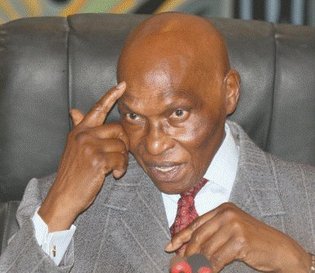 Me Wade très remonté contre les déclarations de Sarkozy en Afrique du sud