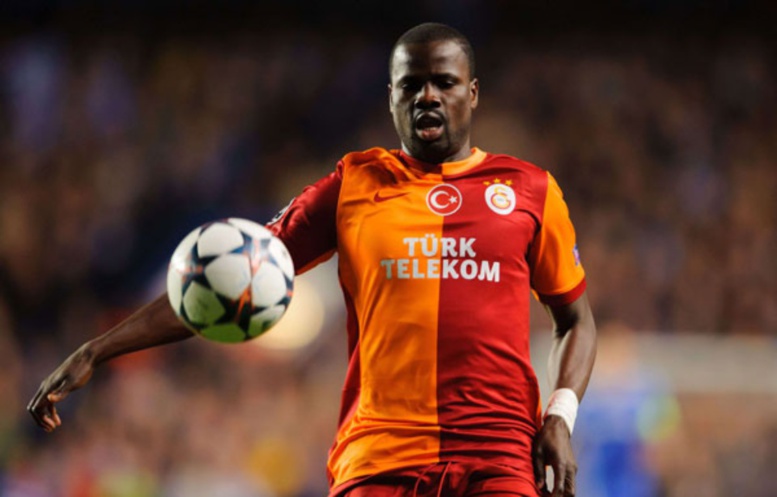 Ruiné, menacé d’expulsion et au bord du suicide, Emmanuel Eboué pourrait trouver de l’aide auprès de Galatasaray Ruiné, menacé d’expulsion et au bord du suicide, Emmanuel Eboué pourrait trouver de l’aide auprès de Galatasaray
