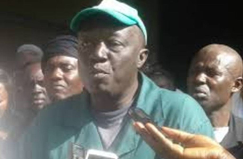 Kaolack : les travailleurs de Domitexka en rogne crient leur ras-le-bol Kaolack : les travailleurs de Domitexka en rogne crient leur ras-le-bol