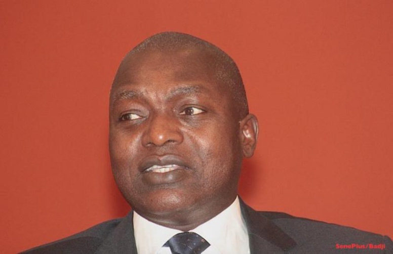 Oumar Gueye balaie les rumeurs sur l’augmentation du niveau de pauvreté au Sénégal Oumar Gueye balaie les rumeurs sur l’augmentation du niveau de pauvreté au Sénégal