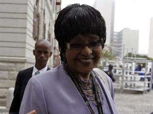 Winnie Mandela s'en prend à son ex-mari Nelson Mandela