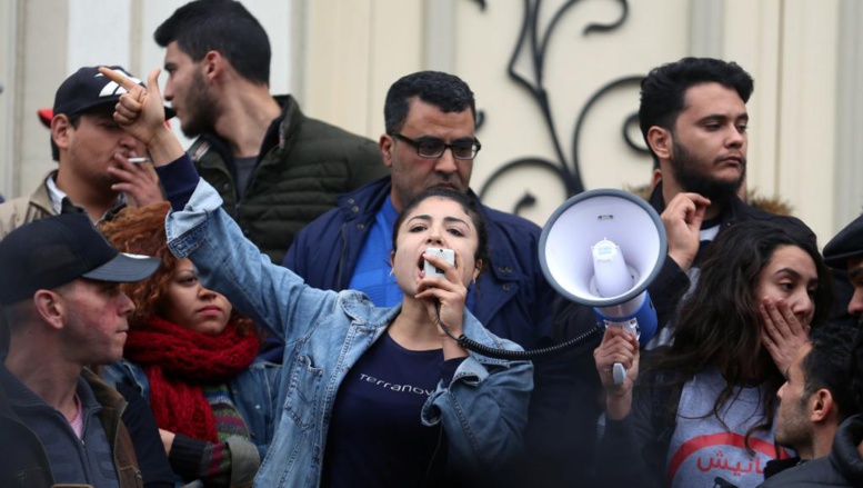 Manifestations en Tunisie: qui est derrière la campagne «Fech Nestannew»? Manifestations en Tunisie: qui est derrière la campagne «Fech Nestannew»?