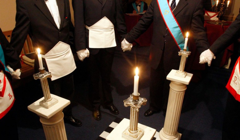 Mouvements islamistes et populations obligent l'Etat et l'hôtel King Fahd Palace à annuler le congrès des Francs-maçon à Dakar Mouvements islamistes et populations obligent l'Etat et l'hôtel King Fahd Palace à annuler le congrès des Francs-maçon à Dakar