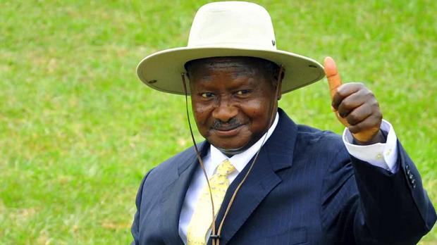 "Pays de merde" : Le Président ougandais félicite Donald Trump pour ses propos