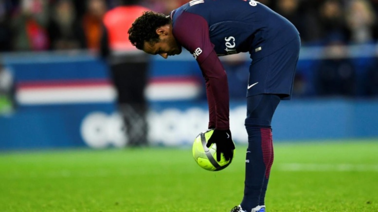 Neymar sort de sa réserve : "C'est clair que les sifflets de l'autre soir m'ont fâché"