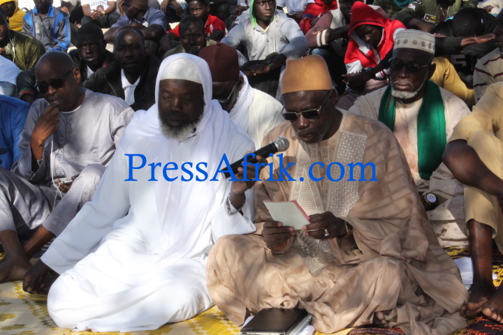 Images :  l’hommage des étudiants à leur camarade Balla Gaye tué en 2001