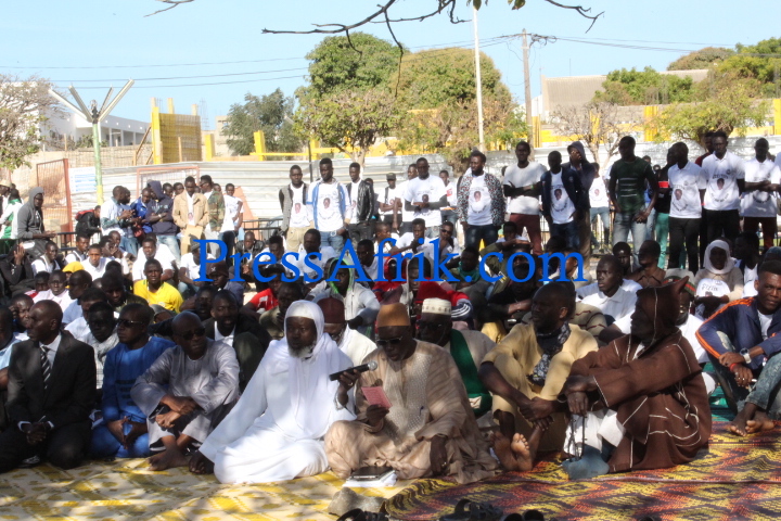 Images :  l’hommage des étudiants à leur camarade Balla Gaye tué en 2001