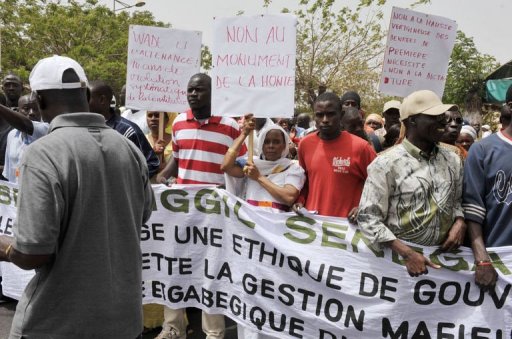 Benno réussit un coup médiatique et échoue sur l’organisation.