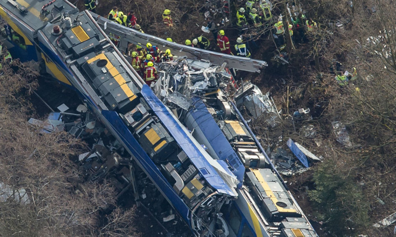 Collusion de trains en Caroline du Nord : Au moins 2 morts et 116 personnes blessées Collusion de trains en Caroline du Nord : Au moins 2 morts et 116 personnes blessées