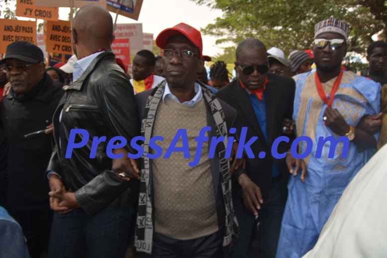 Les premières images de la marche de l'opposition Les premières images de la marche de l'opposition