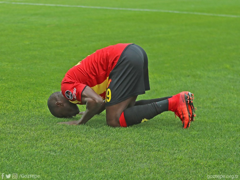 Demba Ba après son premier but avec Goztepe