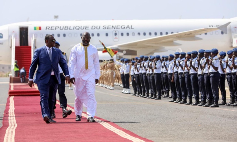 Les premières images de l'arrivée du Président Weah à Dakar Les premières images de l'arrivée du Président Weah à Dakar