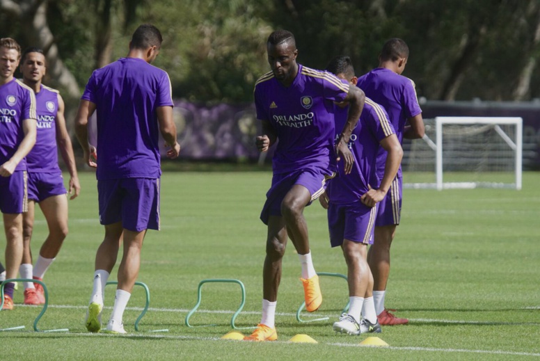 Officiel !!! Lamine Sané a signé à Orlando City (MLS)... Regardez sa première séance d'entrainement Officiel !!! Lamine Sané a signé à Orlando City (MLS)... Regardez sa première séance d'entrainement