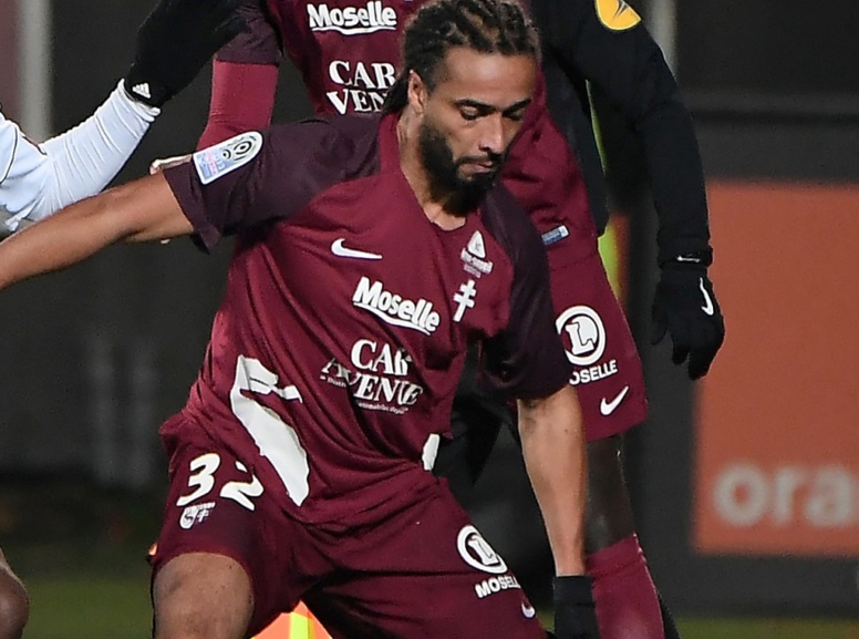 La lettre ouverte de Assou-EKotto à Julien Cazarre : "J'ai dû suspendre l'abonnement Canal+ de ma mère..." La lettre ouverte de Assou-EKotto à Julien Cazarre : "J'ai dû suspendre l'abonnement Canal+ de ma mère..."