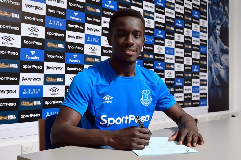 Officiel !!! Idrissa Gana Gueye prolonge son contrat avec Everton jusqu'en... Officiel !!! Idrissa Gana Gueye prolonge son contrat avec Everton jusqu'en...