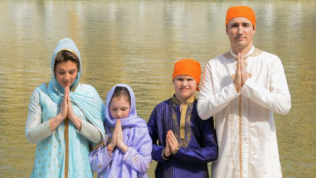 Le Premier ministre canadien a Amritsar (Inde) avec son épouse et ses deux enfants