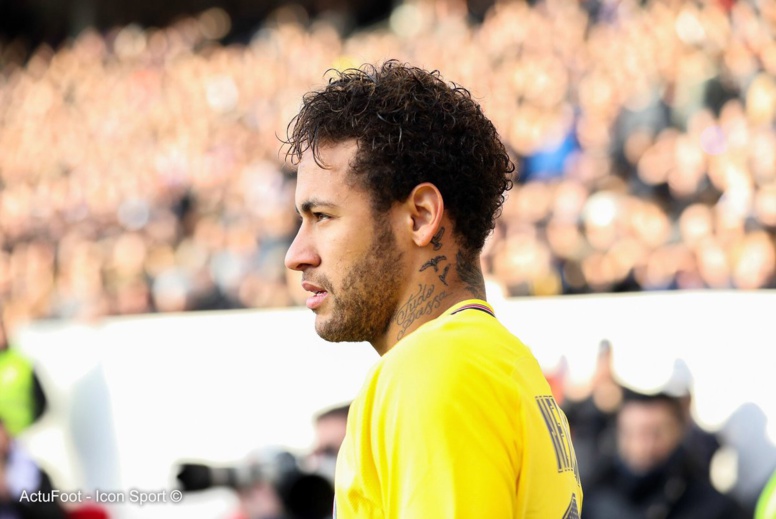 Annoncé malade et incertain contre l'OM hier, Neymar s'est entraîné ce samedi avec le Psg Annoncé malade et incertain contre l'OM hier, Neymar s'est entraîné ce samedi avec le Psg