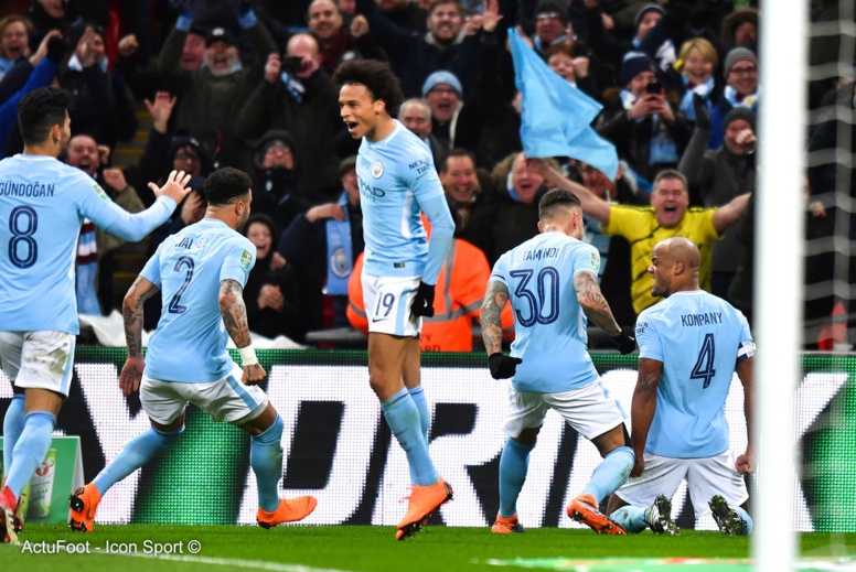 Angleterre : Guardiola remporte son premier trophée avec Manchester City Angleterre : Guardiola remporte son premier trophée avec Manchester City