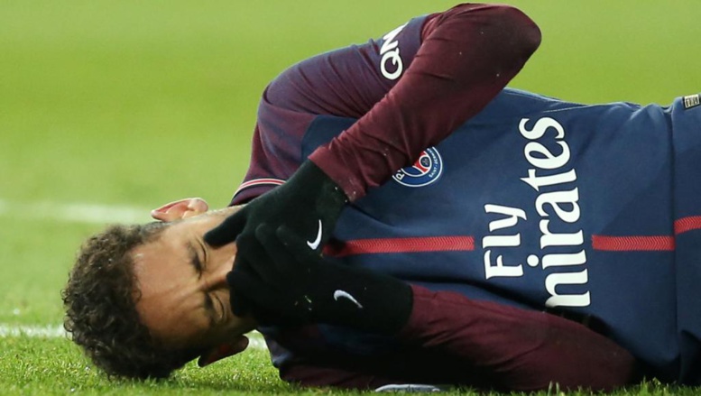 Blessure de Neymar : « pas de fracture, pas d'entorse grave », annonce le PSG Blessure de Neymar : « pas de fracture, pas d'entorse grave », annonce le PSG