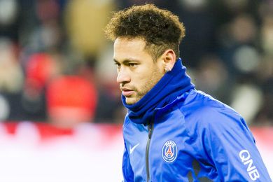PSG : Si Paris garde espoir, le Brésil pousse pour une opération de Neymar et son père l'annonce forfait