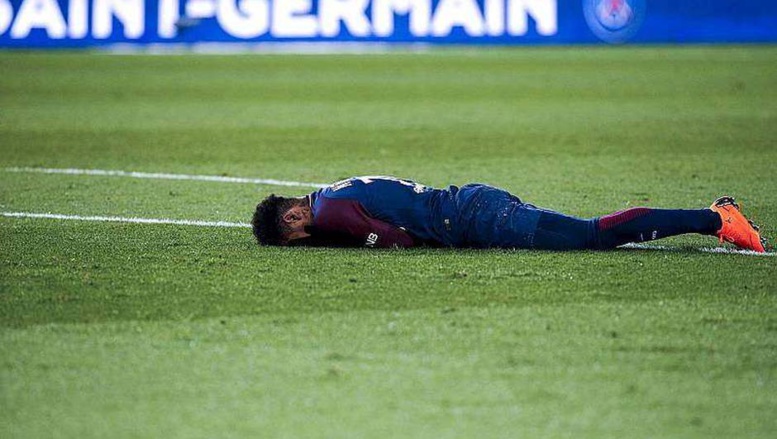 Neymar sera opéré samedi : Son médecin prévoit "jusqu'à trois mois" de convalescence Neymar sera opéré samedi : Son médecin prévoit "jusqu'à trois mois" de convalescence