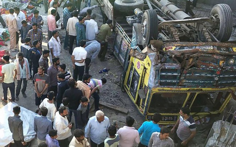 Inde : Au moins 25 morts dans un accident de camion Inde : Au moins 25 morts dans un accident de camion