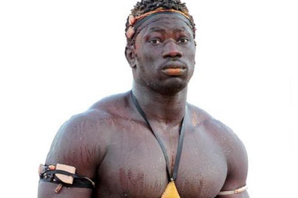 Boy Niang terrasse un Sa Thiès arrogant... en moins d'une minute