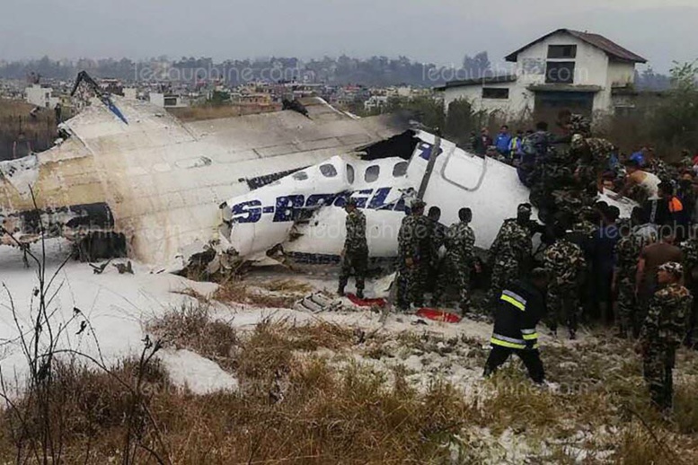  Un avion de ligne s'écrase à Katmandou: au moins 40 morts Un avion de ligne s'écrase à Katmandou: au moins 40 morts