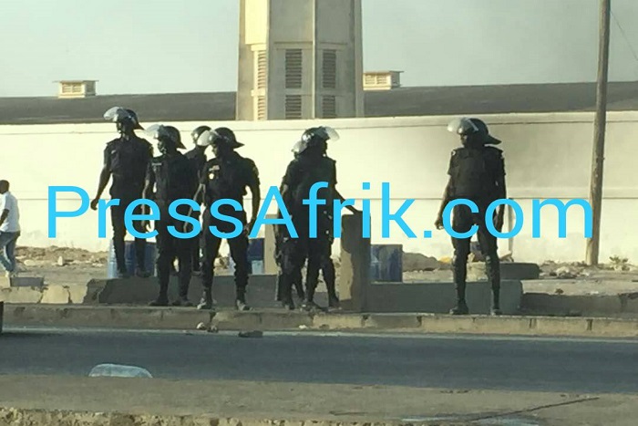 Vivez en images la confrontation entre des Rufisquois en colère et les forces de l’ordre